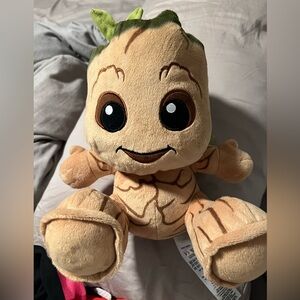 Guardians of the galaxy big foot baby groot NWOT